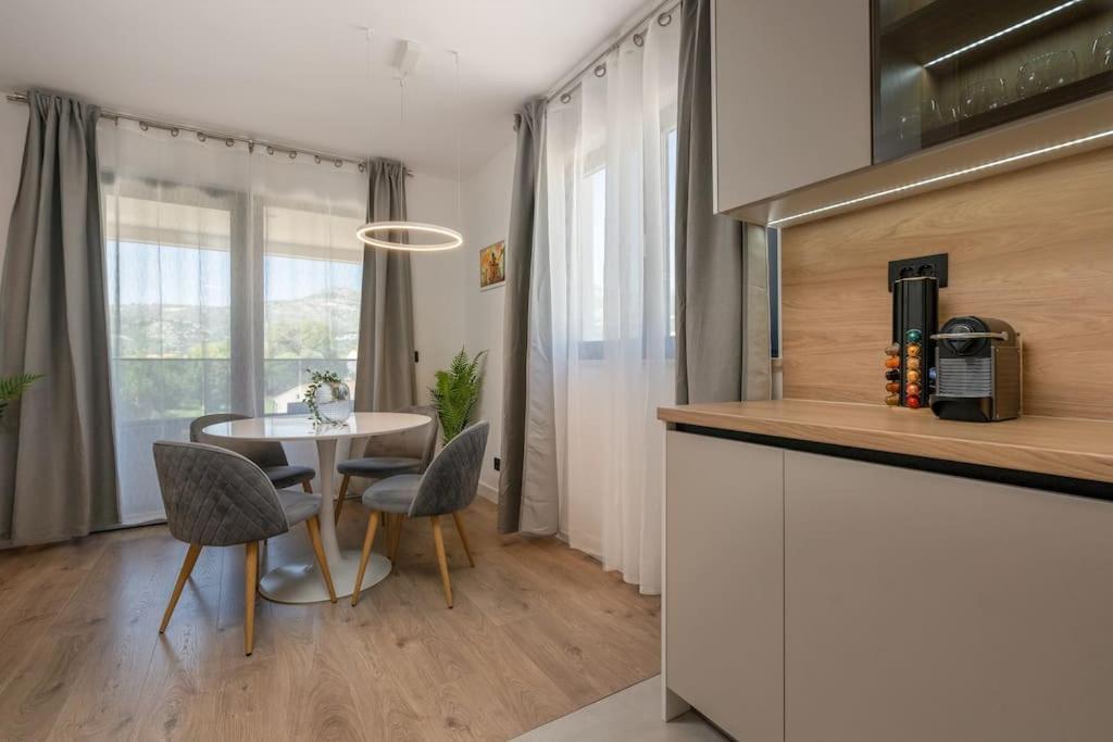 Villa 64 Apartment #3 믈리니 외부 사진