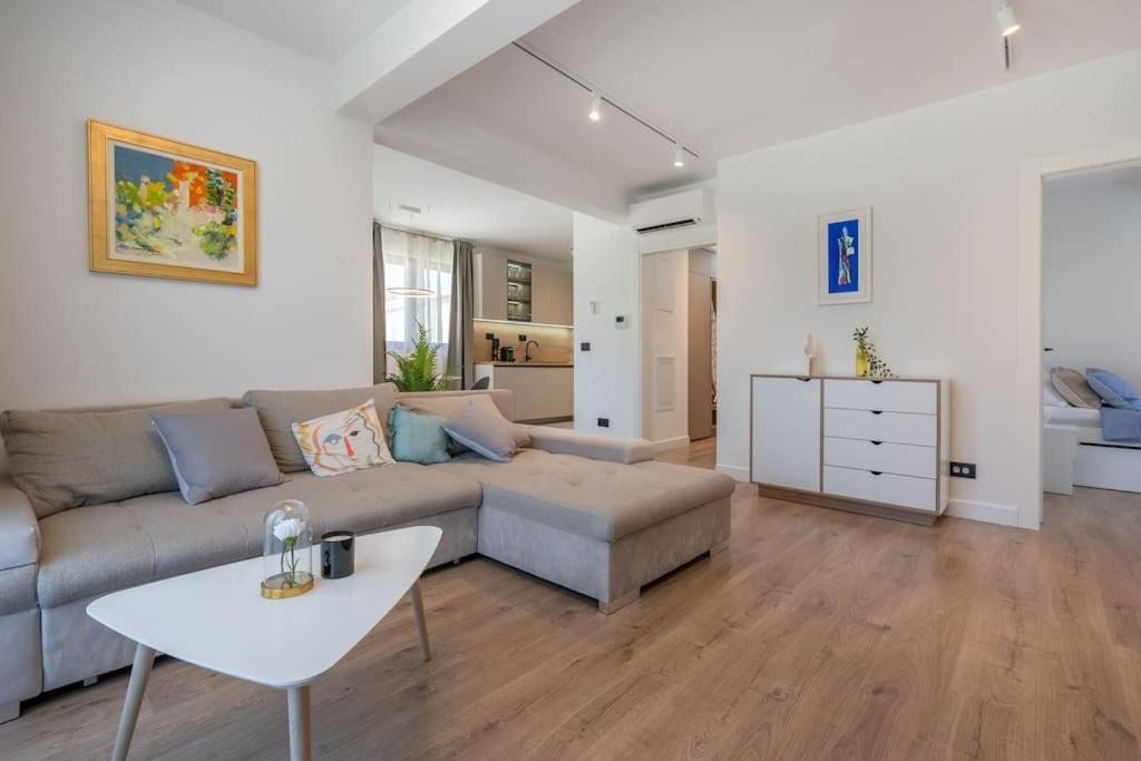 Villa 64 Apartment #3 믈리니 외부 사진