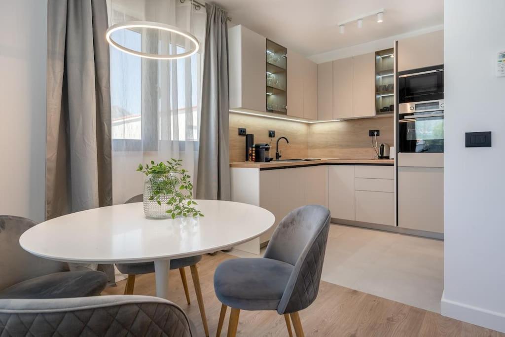 Villa 64 Apartment #3 믈리니 외부 사진